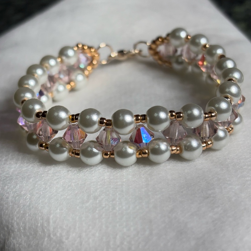 Hand Crafted Elegant White Glass Pearl and Rose Pink Crystal Bracelet 7 inches